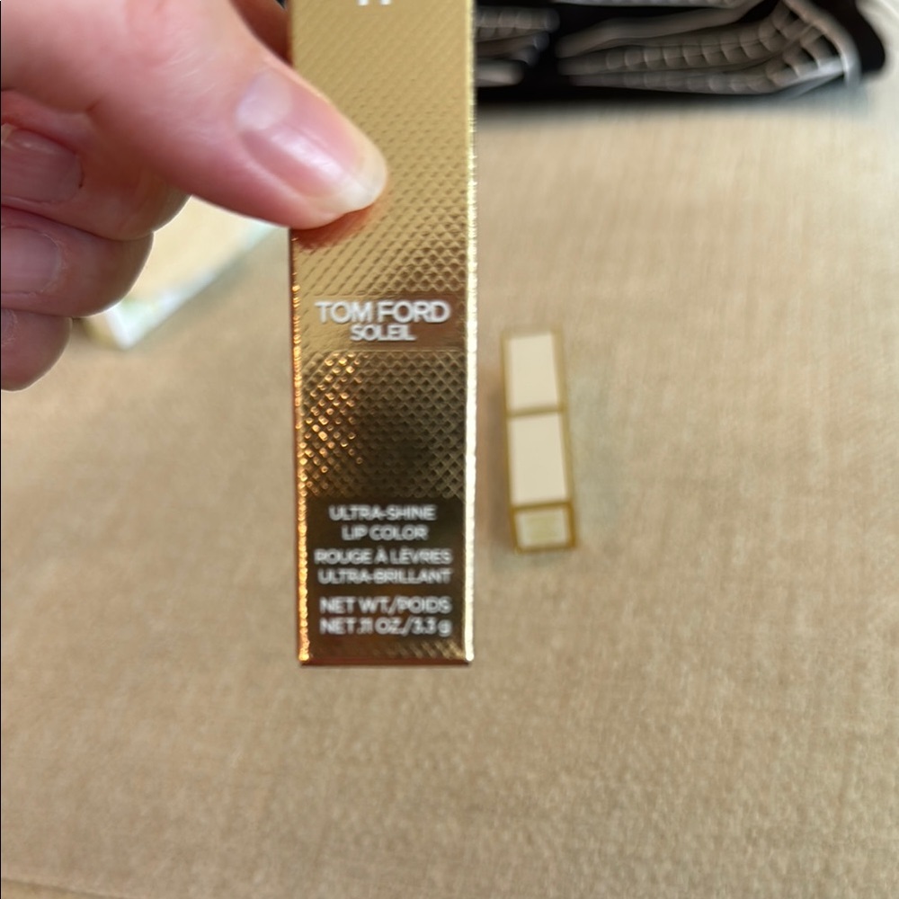 NWT Tom Ford Soleil Ultra Shine Lip Color in La Notte Full Size - Picture 4 of 4